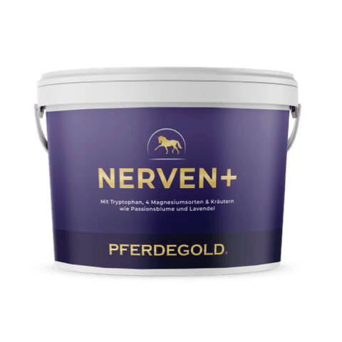 Ein lilafarbener Eimer mit der Aufschrift Nerven+ mit Tryptophan von Pferdegold, ein Ergänzungsfuttermittel für Pferde mit Tryptophan und Kräutern zur wirksamen Beruhigung.