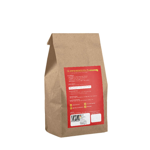 Eine braune Papiertüte mit der Aufschrift "Pferdegold Muskeln - Papiersack 1,5kg" mit rotem Etikett und Barcode steht auf weißem Hintergrund - perfekt für die Aufbewahrung von Muskeln zur Unterstützung des Pferde Muskelaufbaus.