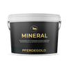 Weiße Kunststoffwanne mit der Aufschrift Mineral 2.0 von Pferdegold, mit goldenem Pferdelogo auf schwarzem Hintergrund. Ideal als hochwertiges Mineralfutter für Ihr Pferd.