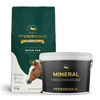 Das Basic Bundle: Naturkraft von Pferdegold enthält einen grünen Pferdefuttersack und einen weißen Mineralstoffbecher, beide für die Pferdeernährung konzipiert - faserreich und getreidefrei müsli für pferde, ideal für eine ausgewogene und gesunde Pferdeernährung.