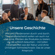 Fünf Personen sitzen in einem Büroraum, über dem ein deutscher Text über die Werte und die Mission ihres Unternehmens zu lesen ist, und unterhalten sich über Themen wie Mobilität und „Pferdegold Gelenke 1.0“, um die Gesundheit im Team zu fördern.
